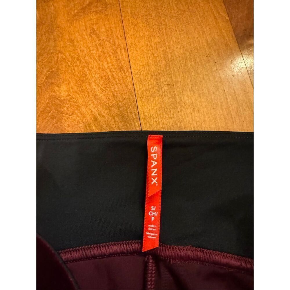 Woman’s new Spanx velvet pants size S - Picture 2 of 4
